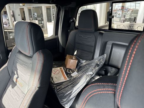 New 2026 Nissan Frontier PRO-4X w/ Pro-4x Convenience Package image 5