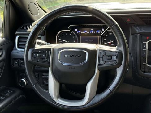 Used 2021 GMC Yukon Denali w/ Denali Premium Package image 9