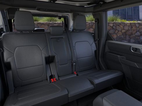 New 2025 Ford Bronco Badlands image 11