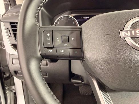Used 2025 Nissan Rogue SV AWD/4WD image 22