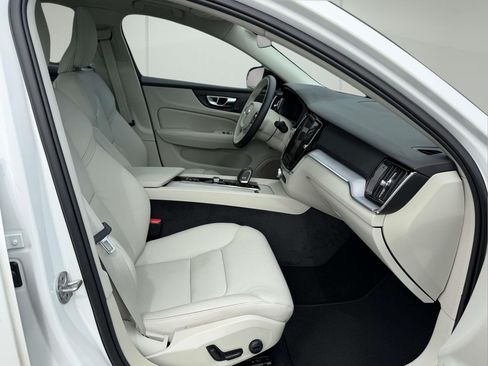 Used 2024 Volvo S60 B5 Core FWD image 11
