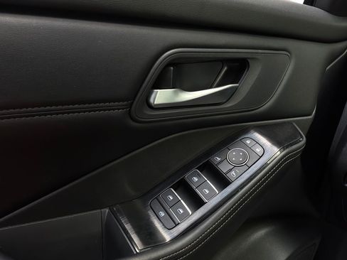 Used 2026 Nissan Rogue SL FWD image 22
