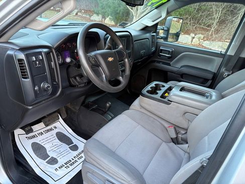 Used 2019 Chevrolet Silverado 2500 W/T image 12