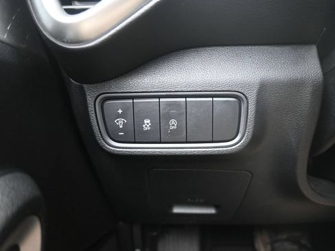 Used 2024 Kia Soul LX w/ Option Group 015 FWD image 17