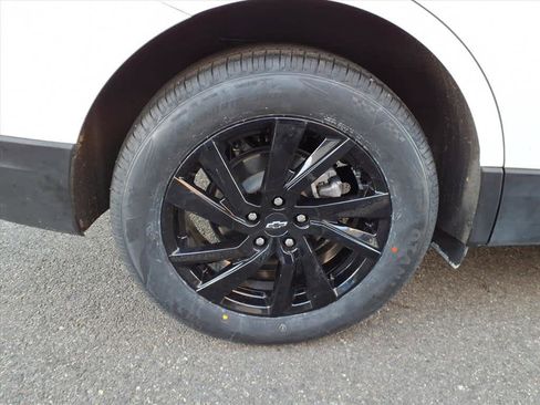 Used 2024 Chevrolet Equinox LS w/ Sport Edition image 9