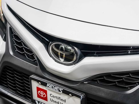 Certified 2022 Toyota Camry SE FWD image 9