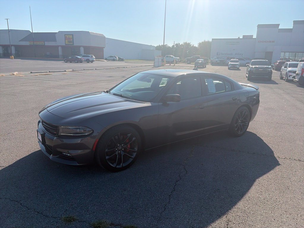 Used 2023 Dodge Charger SXT w/ Plus Group RWD image 2