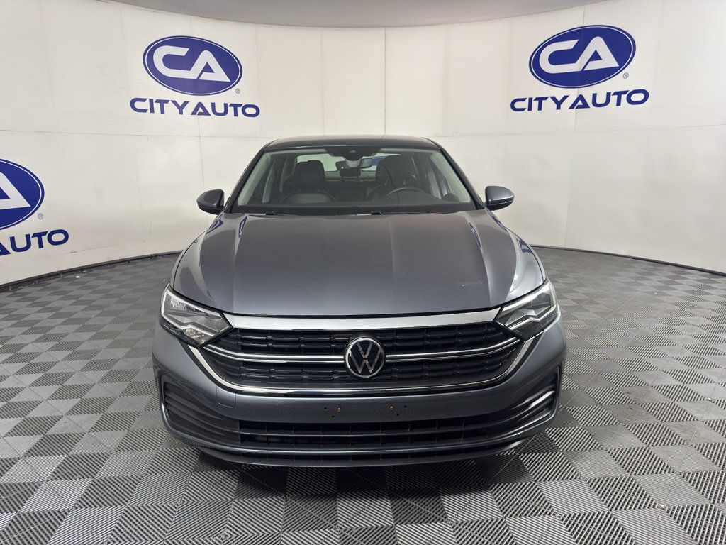Used 2022 Volkswagen Jetta SE FWD image 9