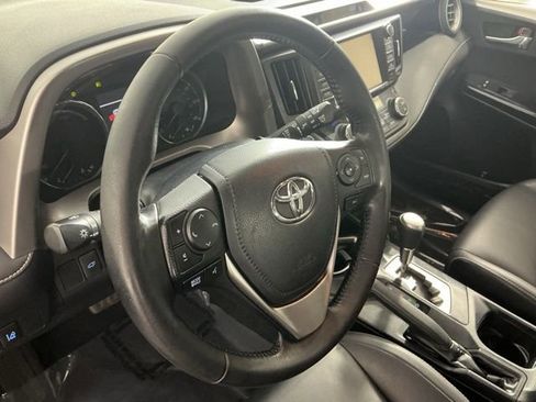 Used 2018 Toyota RAV4 Limited AWD/4WD image 34