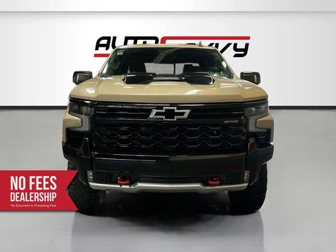 Used 2023 Chevrolet Silverado 1500 ZR2 w/ Technology Package AWD/4WD image 2