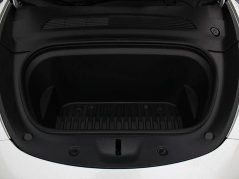 Used 2020 Tesla Model Y Long Range image 14