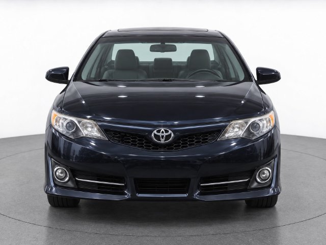 Used 2014 Toyota Camry SE FWD image 4