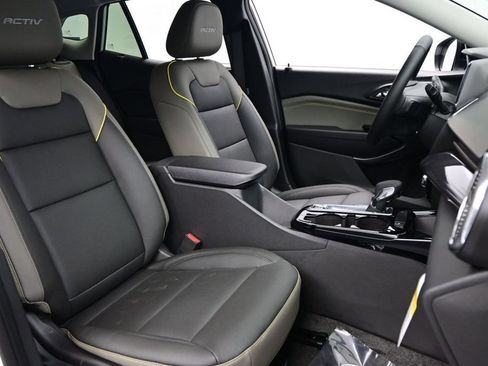 Used 2026 Chevrolet Trax ACTIV FWD image 10