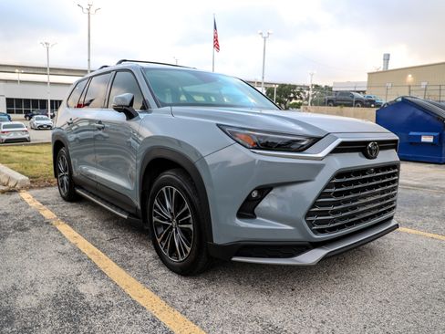 Certified 2026 Toyota Grand Highlander AWD Hybrid image 6