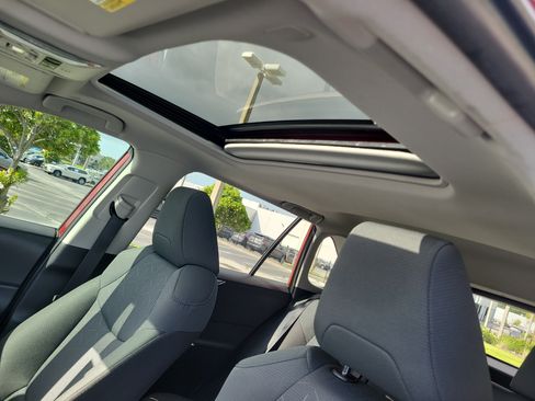 Used 2025 Toyota RAV4 XLE w/ Convenience Package FWD image 23