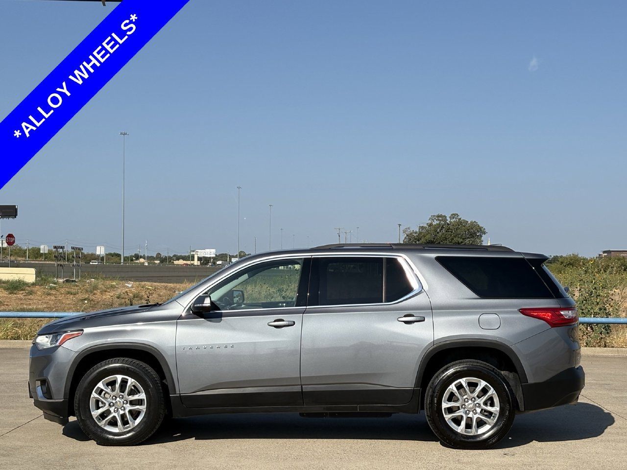 Used 2020 Chevrolet Traverse LT FWD image 3