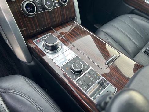 Used 2016 Land Rover Range Rover HSE image 17