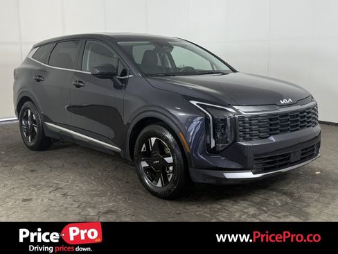 Used 2026 Kia Sportage LX FWD image 1