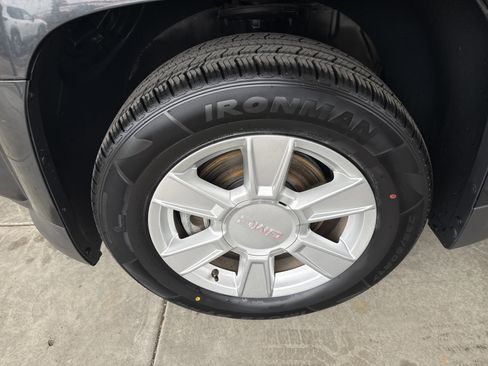 Used 2013 GMC Terrain SLE image 9