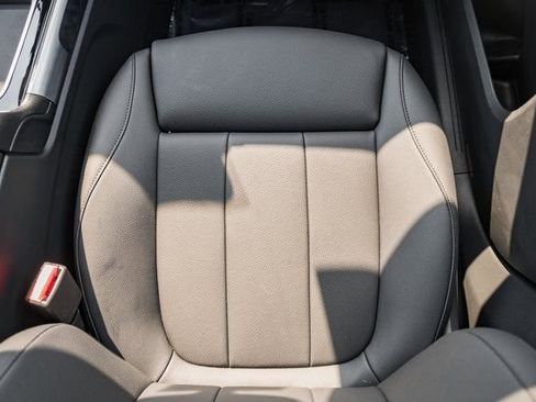 New 2025 Mercedes-Benz GLB 250 4MATIC image 32