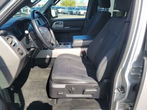 Used 2017 Ford Expedition XLT AWD/4WD image 6