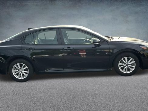 Used 2025 Toyota Camry LE FWD image 24
