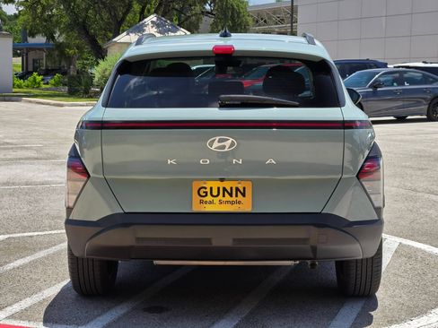 Used 2024 Hyundai Kona SEL FWD image 4
