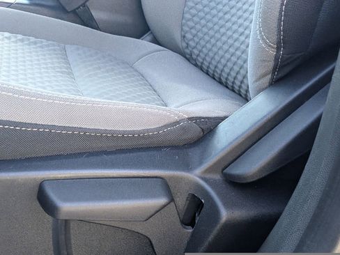 Used 2022 Ford Escape SE image 19