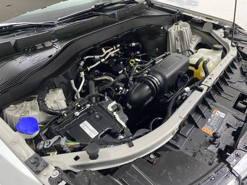 Used 2023 Ford Explorer XLT w/ Equipment Group 202A AWD/4WD image 30