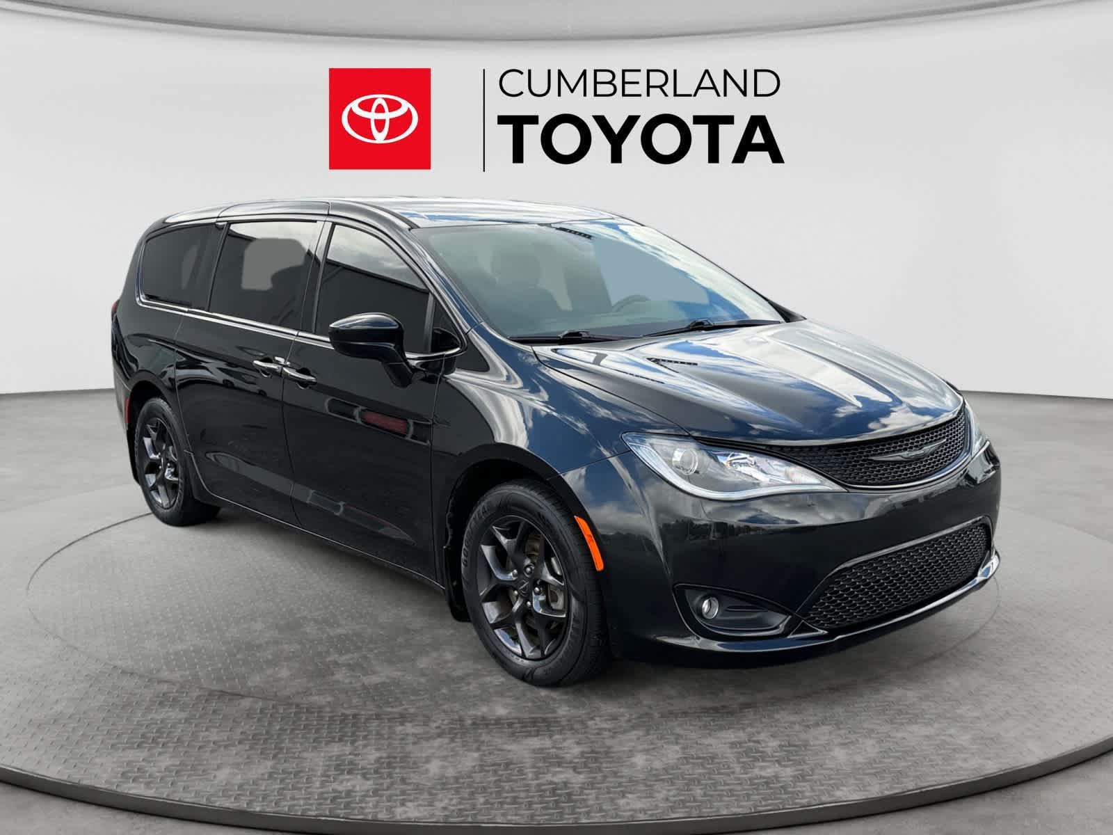 Used 2020 Chrysler Pacifica Touring w/ S Appearance Package FWD image 7