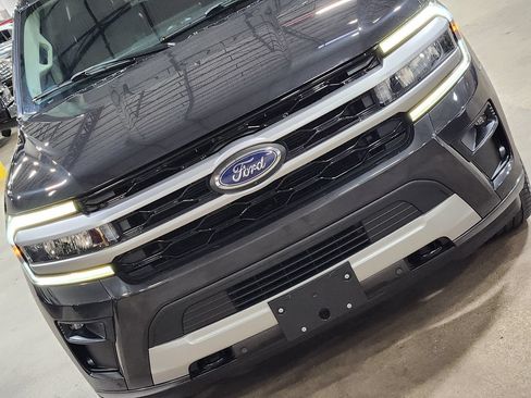 Used 2022 Ford Expedition XLT AWD/4WD image 19