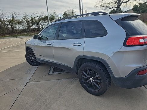 Used 2014 Jeep Cherokee Altitude image 4