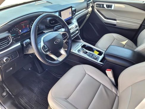 Certified 2022 Ford Explorer XLT w/ Equipment Group 202A AWD/4WD image 10
