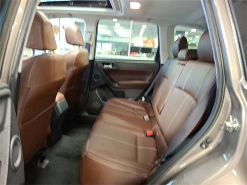Used 2018 Subaru Forester 2.5i Touring w/ Popular Package #2 image 9