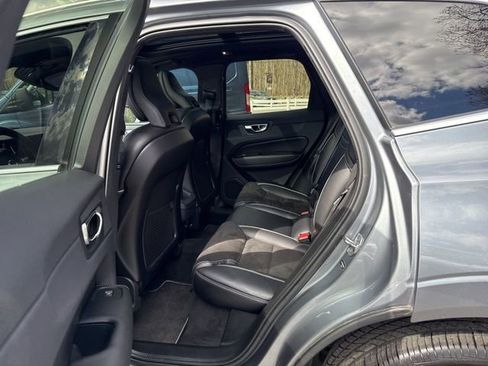 Used 2019 Volvo XC60 T5 R-Design image 9