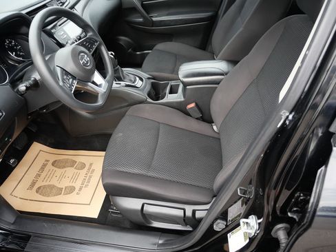 Used 2018 Nissan Rogue Sport S image 10