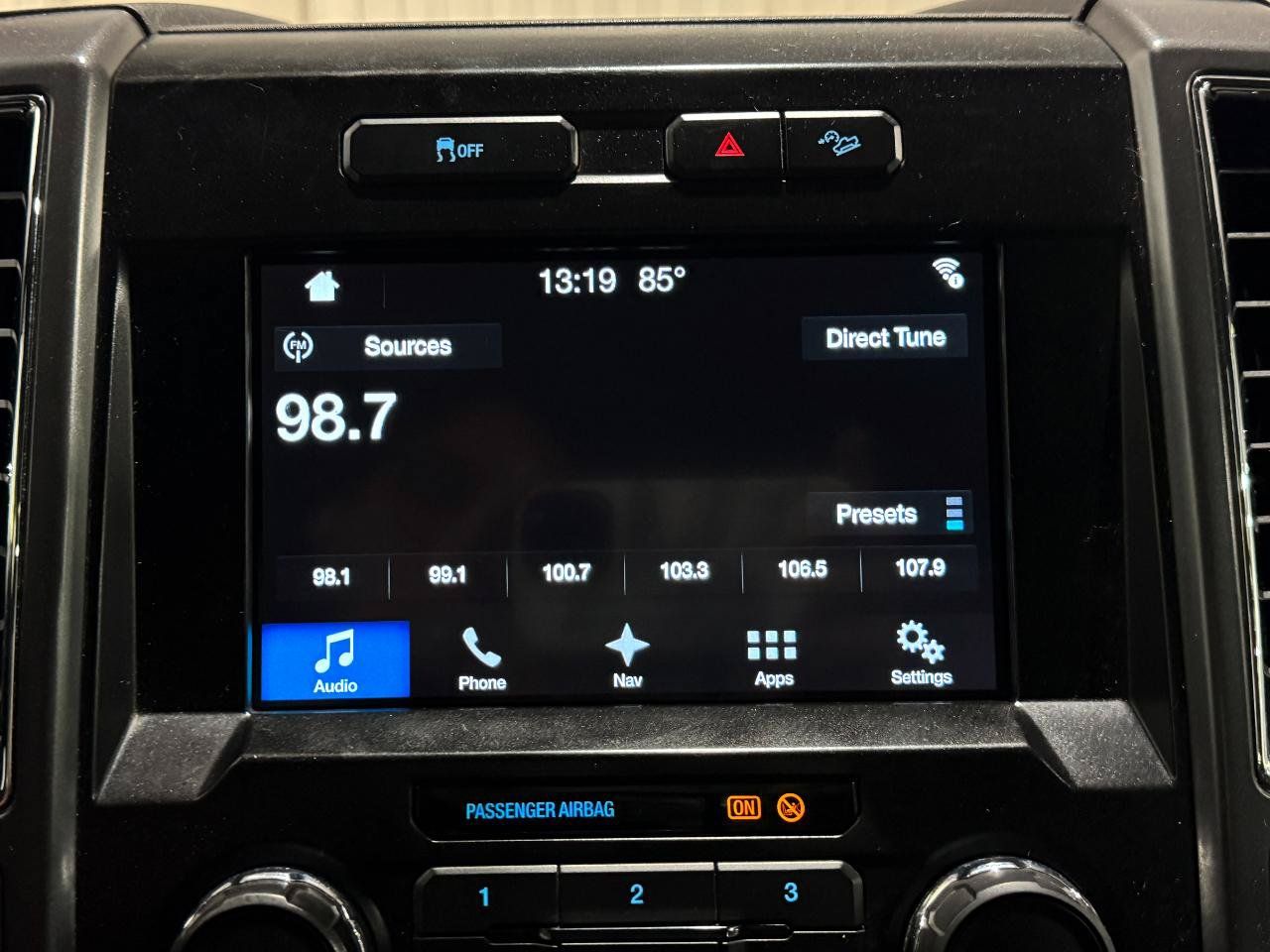 Used 2017 Ford F250 XLT w/ XLT Premium Package AWD/4WD image 7