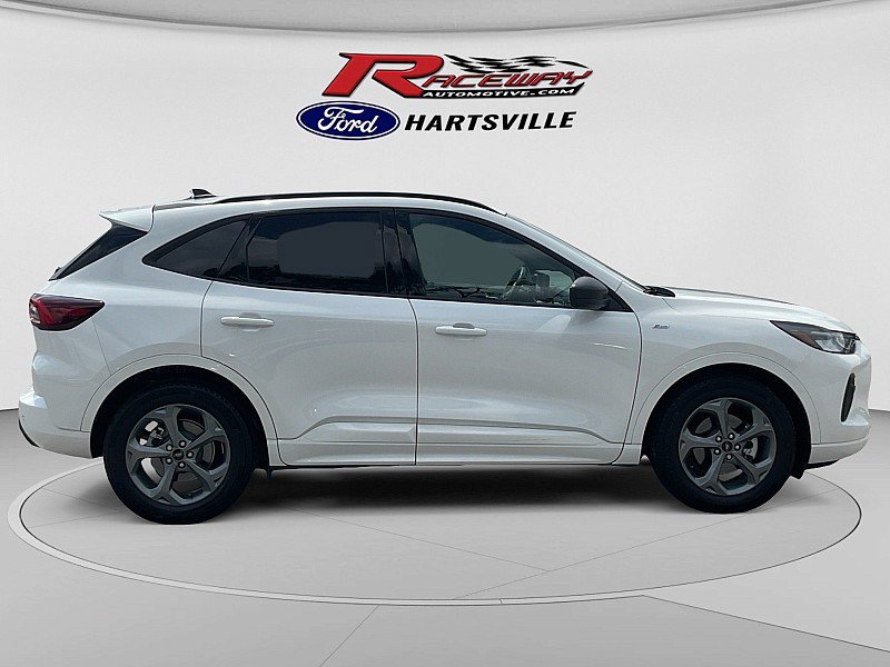 Used 2023 Ford Escape ST-Line w/ Tech Pack #1 FWD image 7