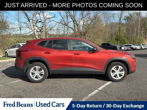 Used 2024 Chevrolet Trax LS FWD image 9