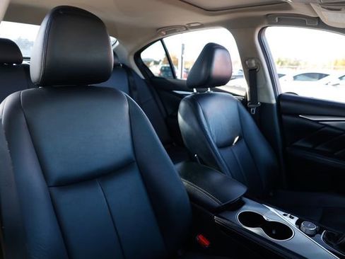 Used 2017 INFINITI Q50 3.0t Premium image 16
