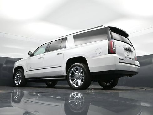 Used 2020 GMC Yukon XL SLT w/ Premium Edition image 42