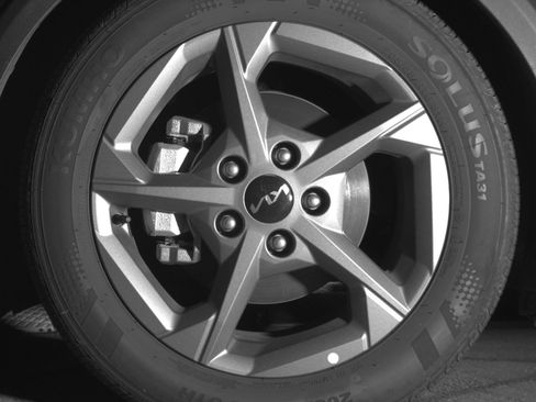 Used 2025 Kia K4 LXS image 12