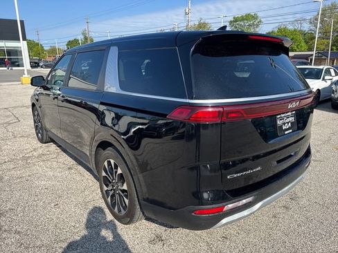 Used 2022 Kia Carnival EX FWD image 5