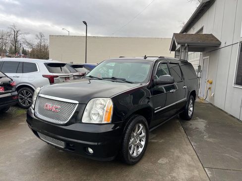 Used 2011 GMC Yukon XL Denali image 4