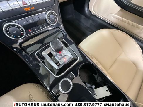 Used 2020 Mercedes-Benz SLC 300 w/ Premium Package image 25
