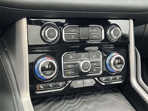 Certified 2024 GMC Yukon Denali image 29