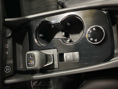 Used 2023 Nissan Rogue SV w/ SV Premium B Package image 18