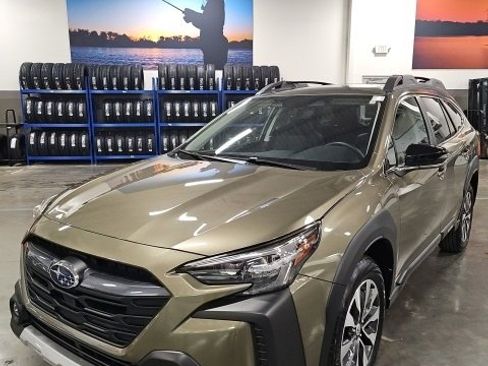 Used 2025 Subaru Outback Limited XT image 2