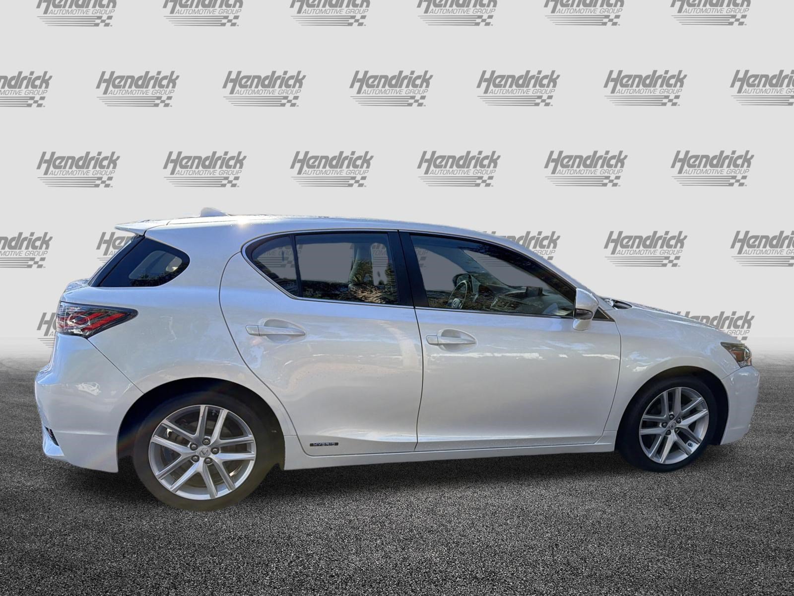 Used 2015 Lexus CT 200h w/ Navigation Package FWD image 10