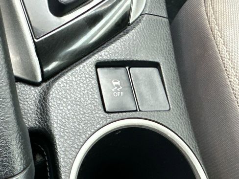 Used 2016 Toyota Corolla LE FWD image 28
